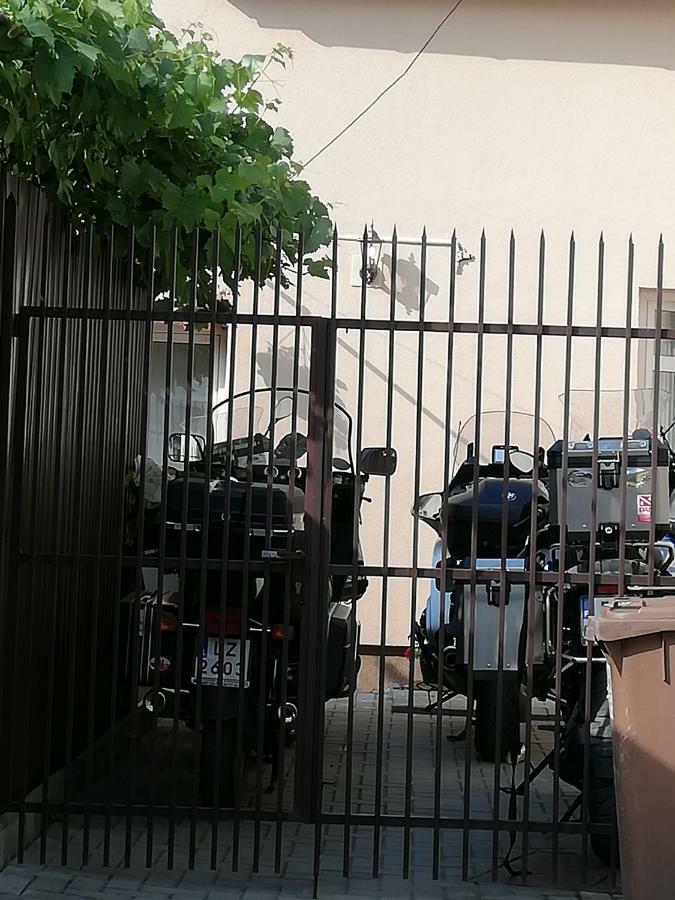 Vintage Apartment - Ultracentral, 2 Dormitoare ซิวิโชอารา ภายนอก รูปภาพ